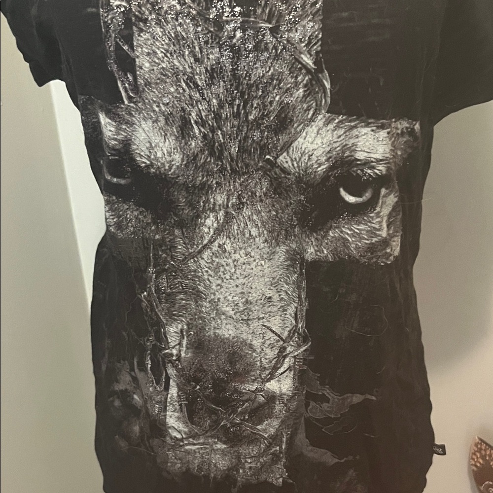 Rock & Republic Black Graphic Tee - Picture 2 of 7